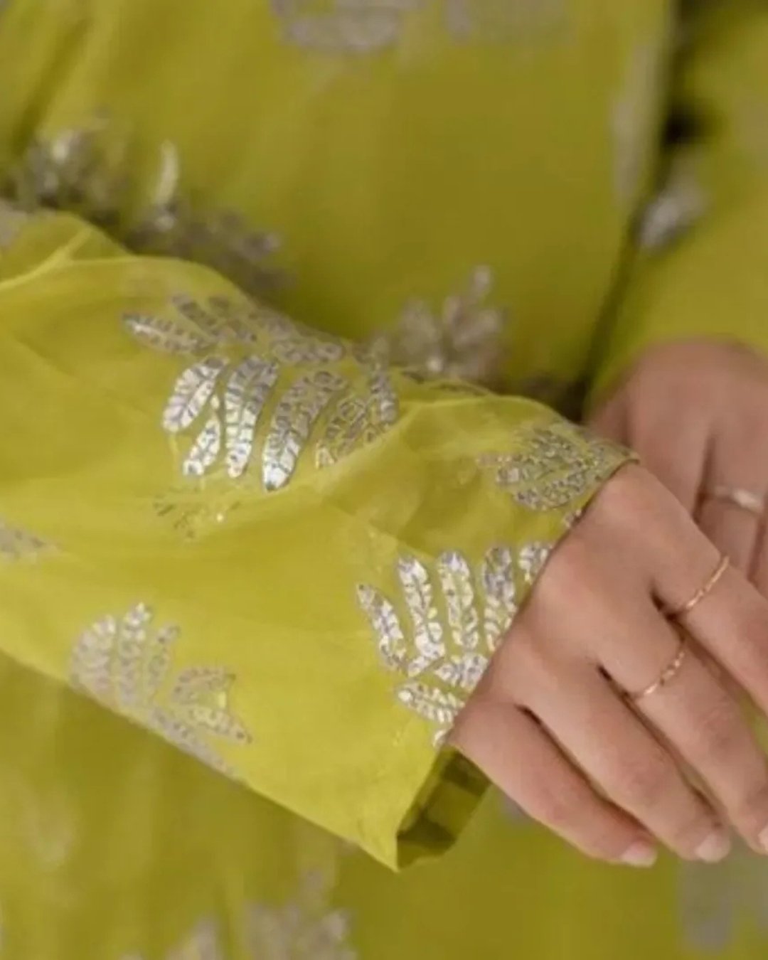 Chiffon embroidered 3 piece suit image 2