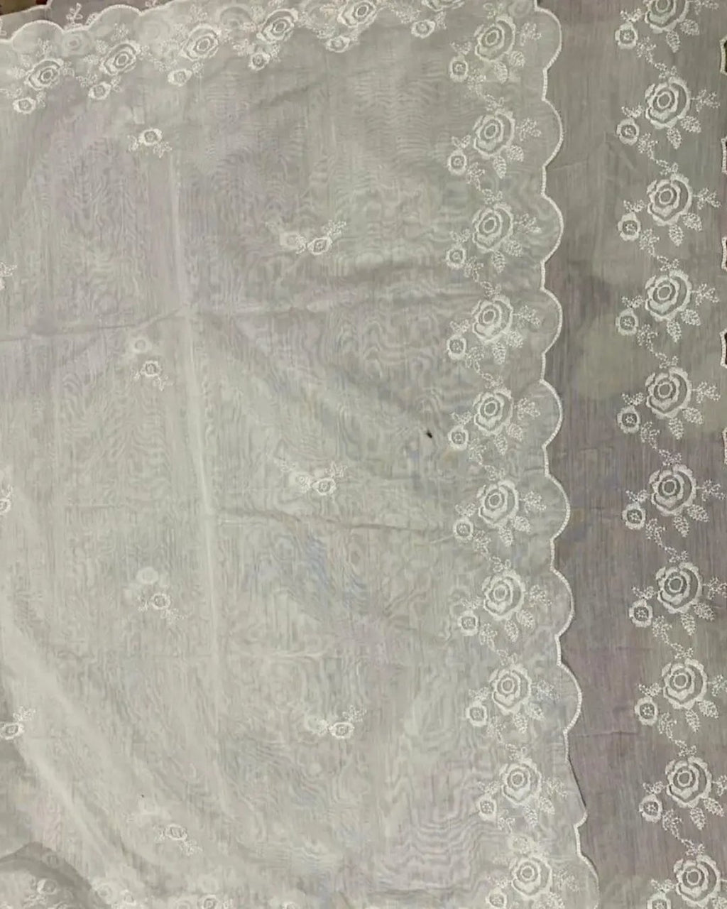 Premium embroidery, graceful borders & luxurious finish Dupatta image 3
