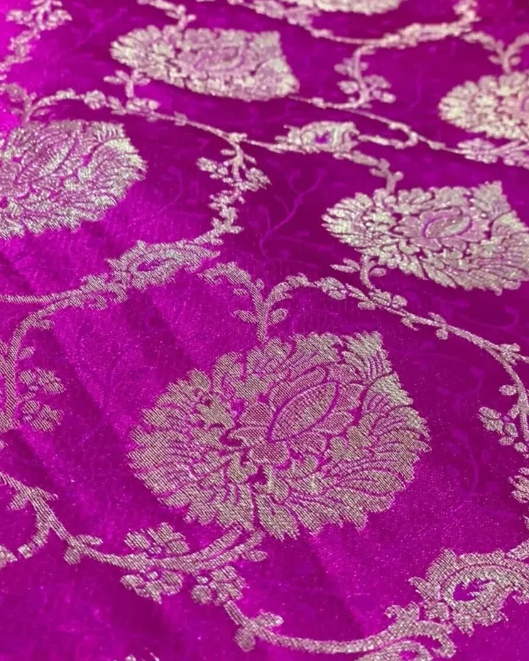 Banarsi jamawaar Suit image 4
