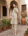 A floral statement you'll love season after season. image 0