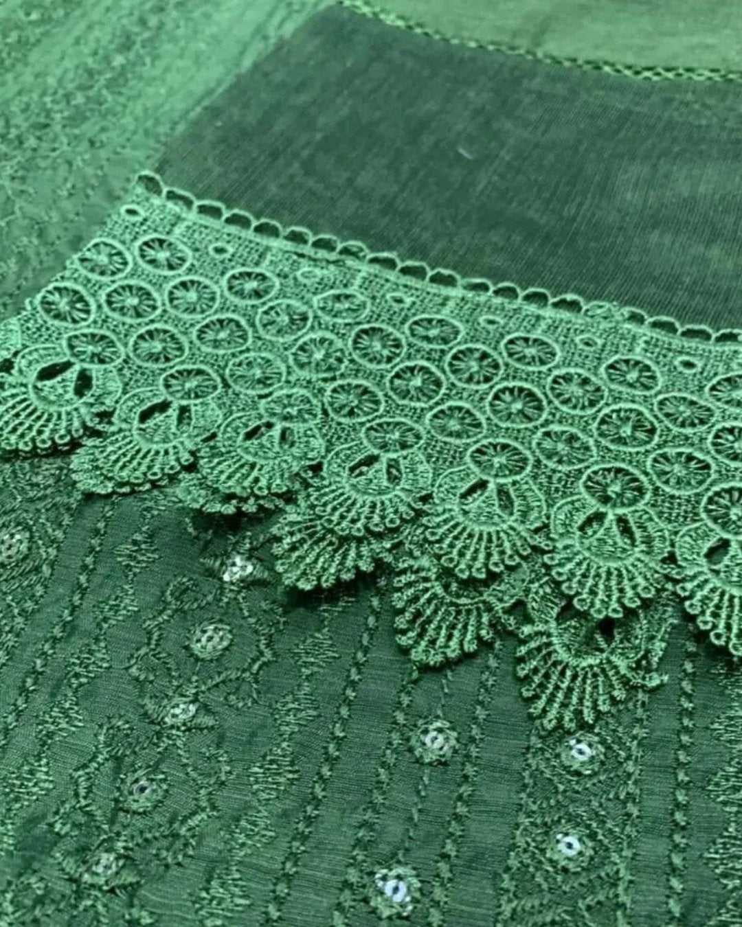 Khaddi net Suit embroided image 3