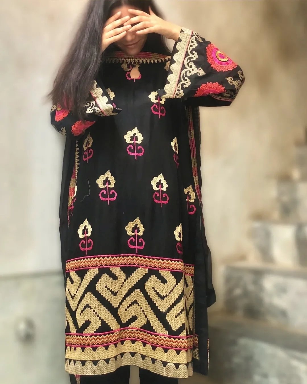 Lawn cotton embroided three piece suit image 0