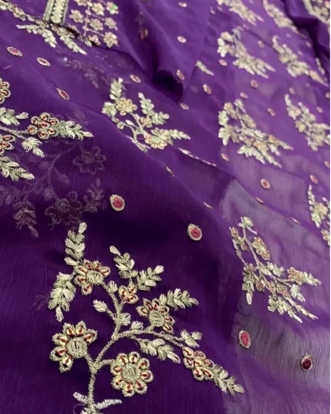 Chiffon embroided three piece suit image 4