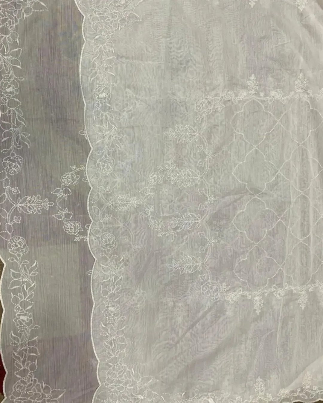 Premium embroidery, graceful borders & luxurious finish Dupatta image 2