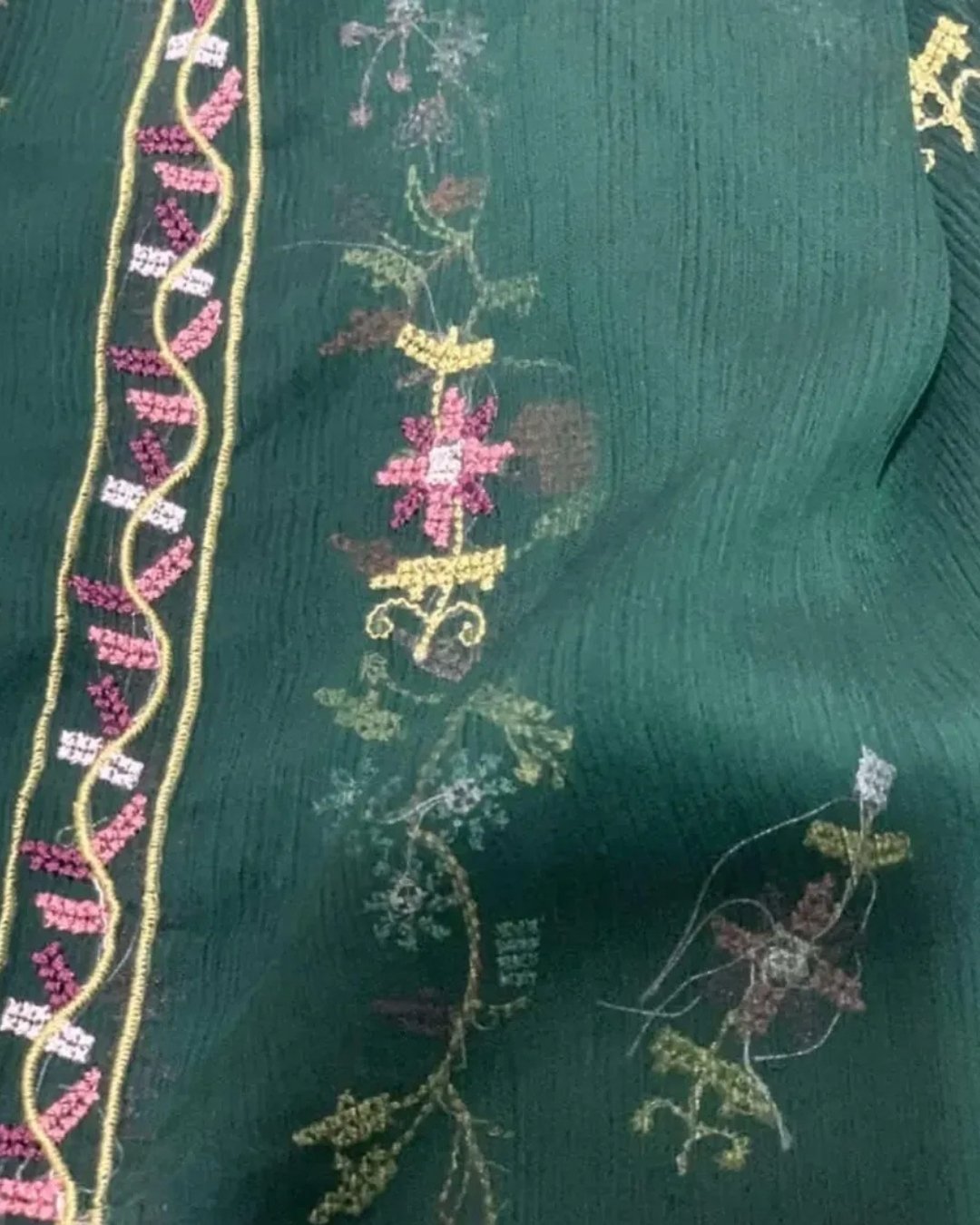 3 piece lawn suit image 4