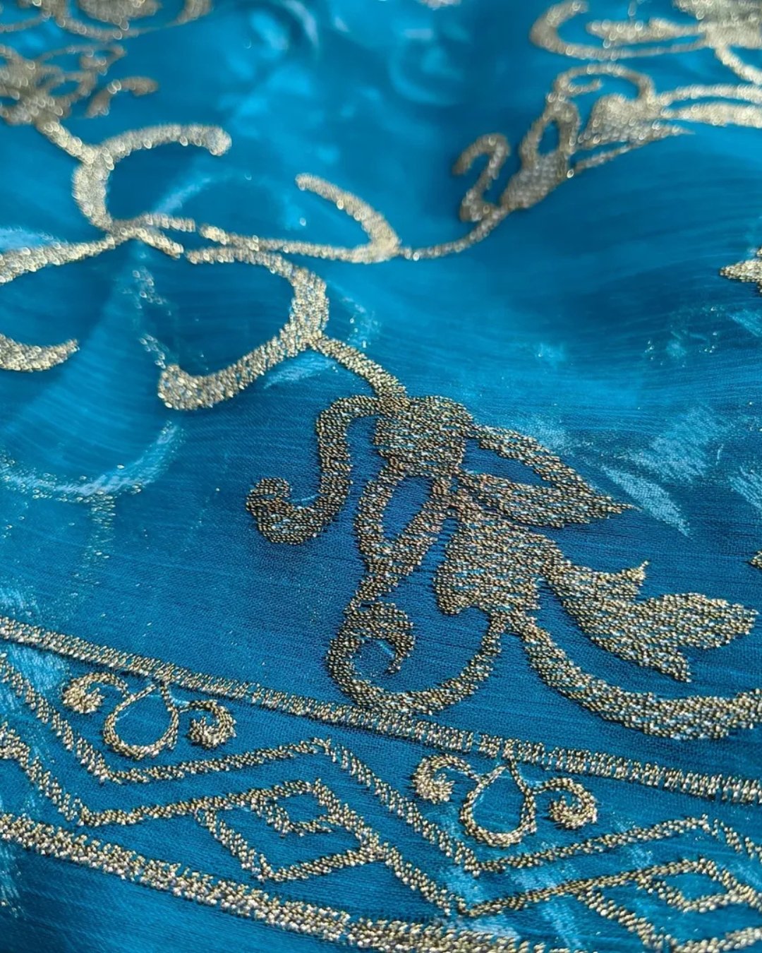 Chiffon tilla embroided three piece suit image 4